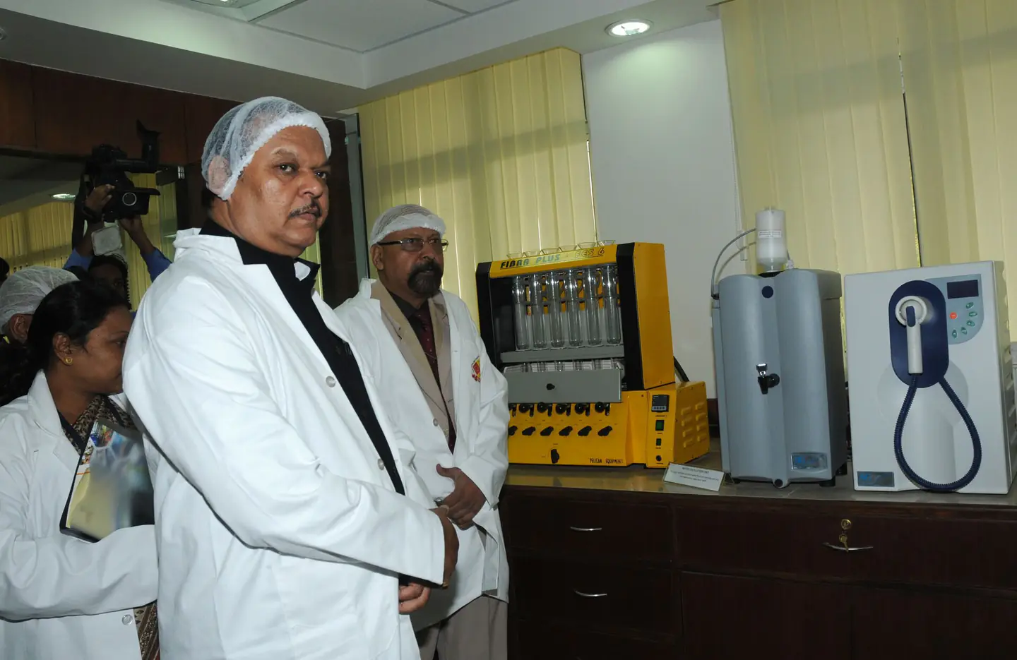 The Minister for Food Processing Industries, Shri Subodh Kant Sahai visits after inaugurating the first Food Testing Laboratory of National Meat & Poultry Proce