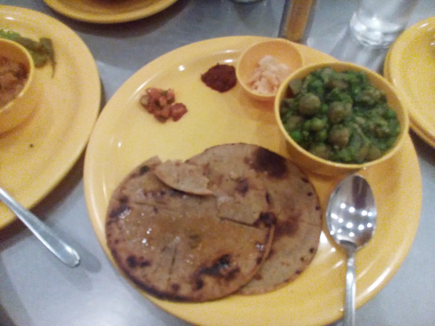 Unhala nu Undhiyu ne Jowar ni Bhakri