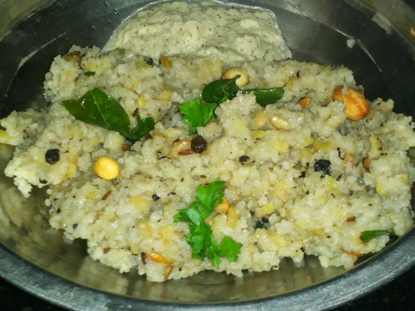 Varagu Arisi Pongal With Coocunt Chutney