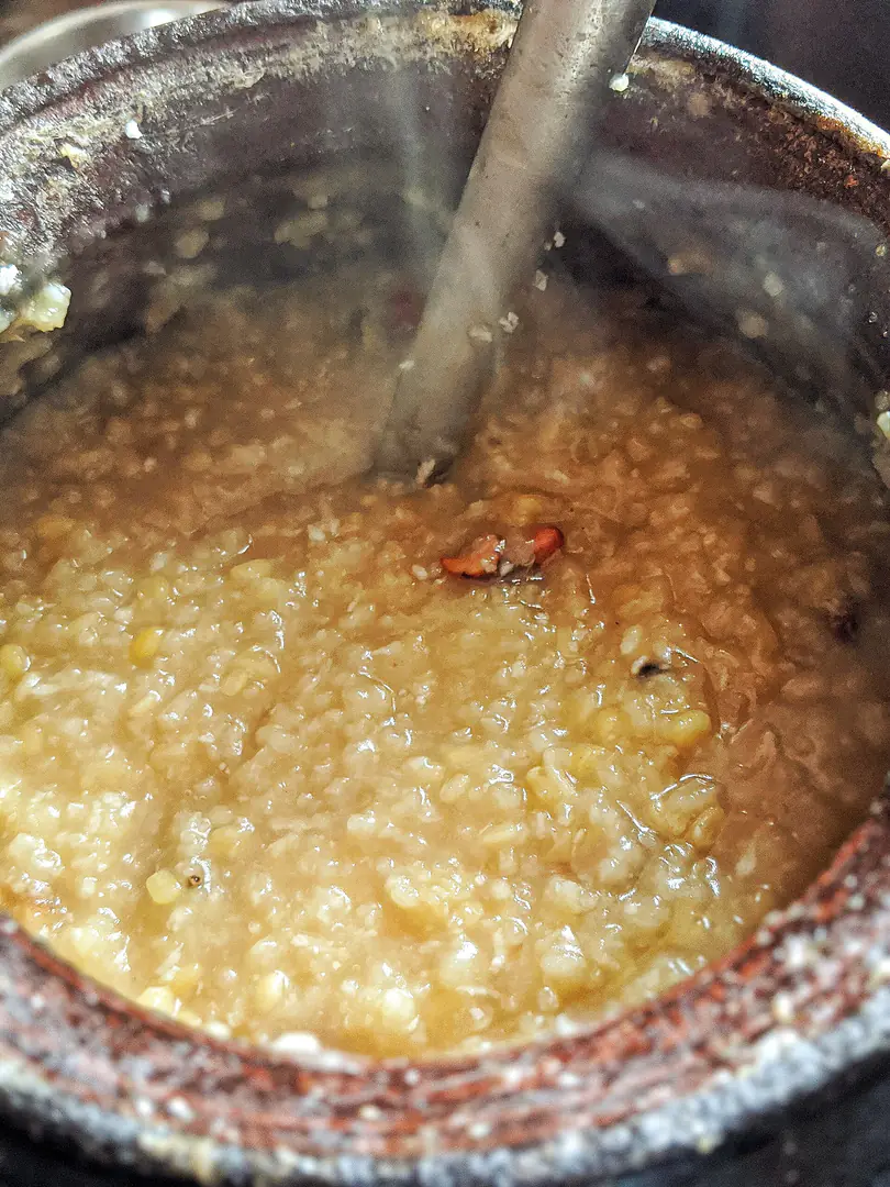 Sakkarai pongal in a pot
